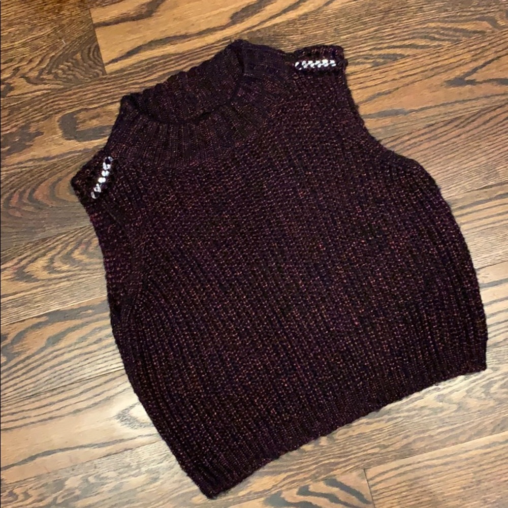 {Jennifer Lopez} Cute Sleeveless Sweater!